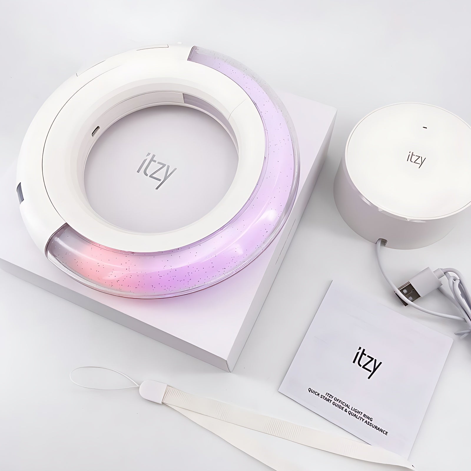 ITZY Official Ring Light Idollookbook ITZY Official Ring Light Idollookbook