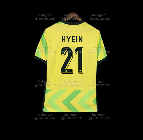 New Jeans Australia Soccer Jersey // Green
