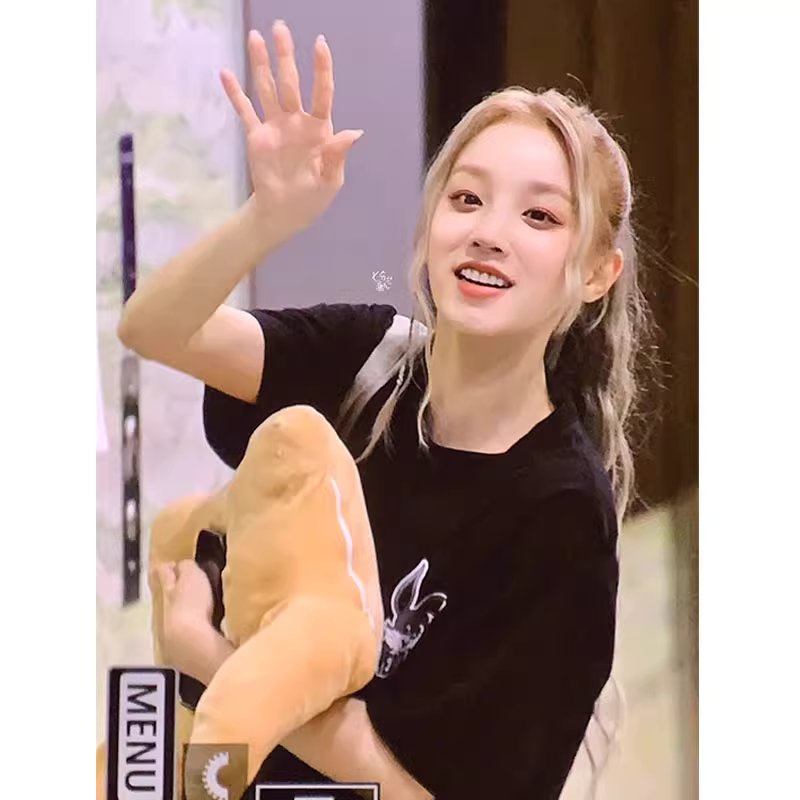 GIDLE ADLV Bunny T-Shirt