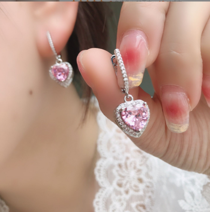 Stray Kids Diamond Pink Heart Earrings