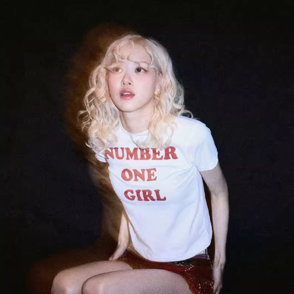 Blackpink Rose Number One Girl T-Shirt – idollookbook Blackpink Rose Number One Girl T-Shirt – idollookbook