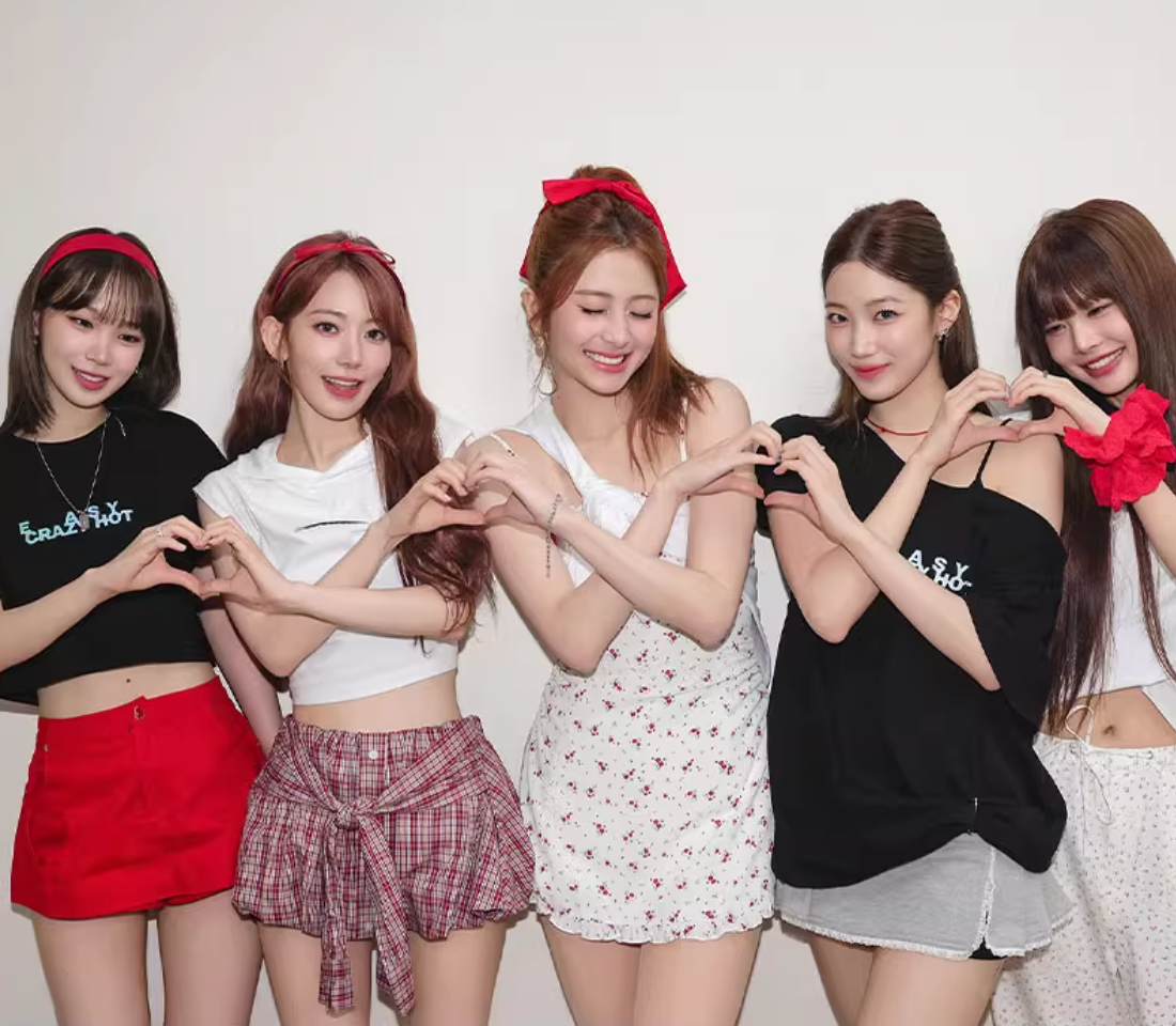 Le Sserafim Easy Crazy Hot Cropped T-Shirt